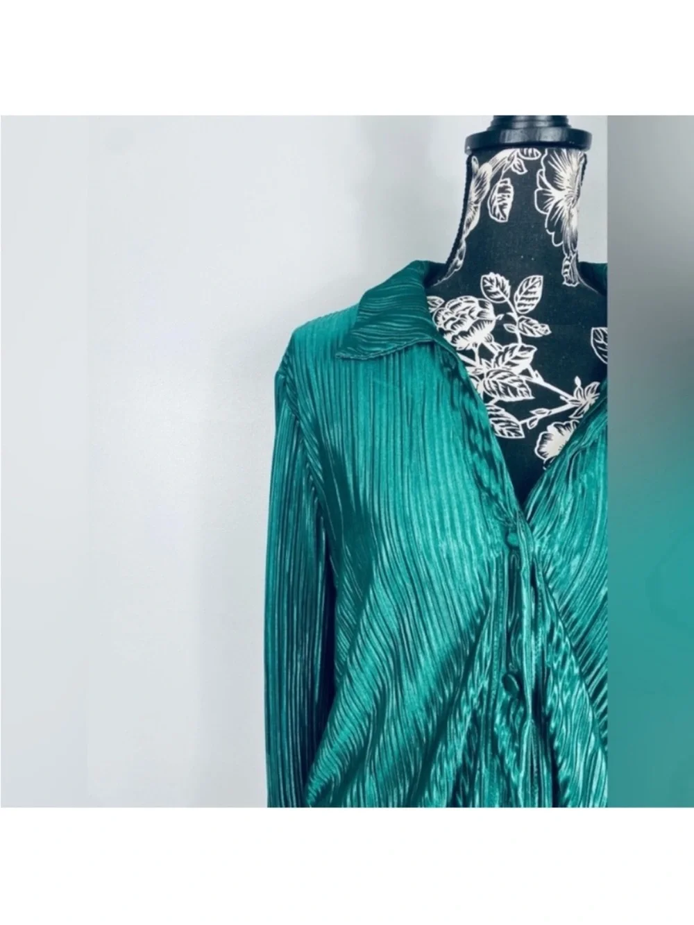 NWT Madison + Hudson green button down top matching silky pant set size large